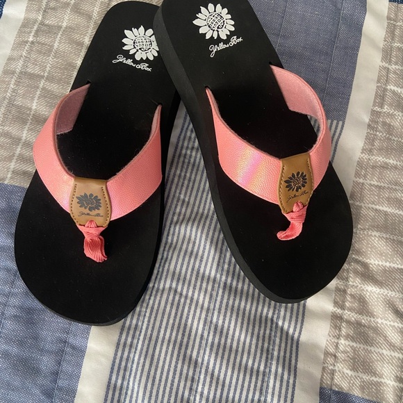 Yellow Box Pink and Black Sandals - Picture 2 of 6